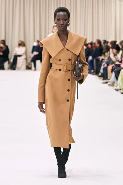Look 44